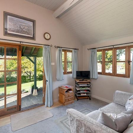 Beautiful Cottage With Stunning Views in Box Box  Exterior foto