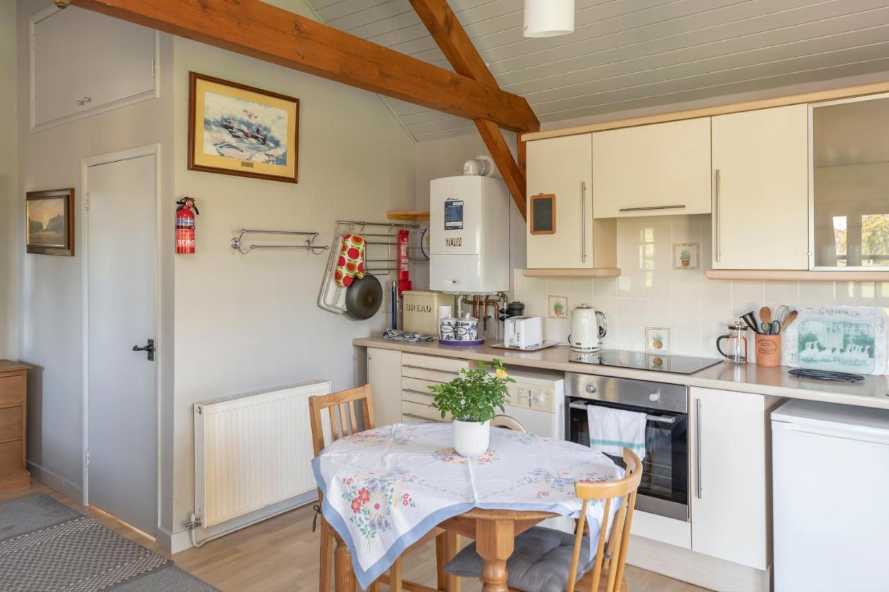 Beautiful Cottage With Stunning Views in Box Box  Exterior foto